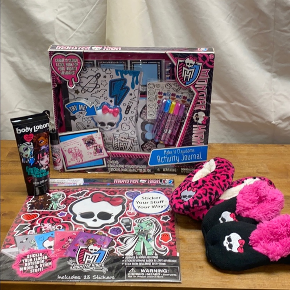 Monster High bundle new